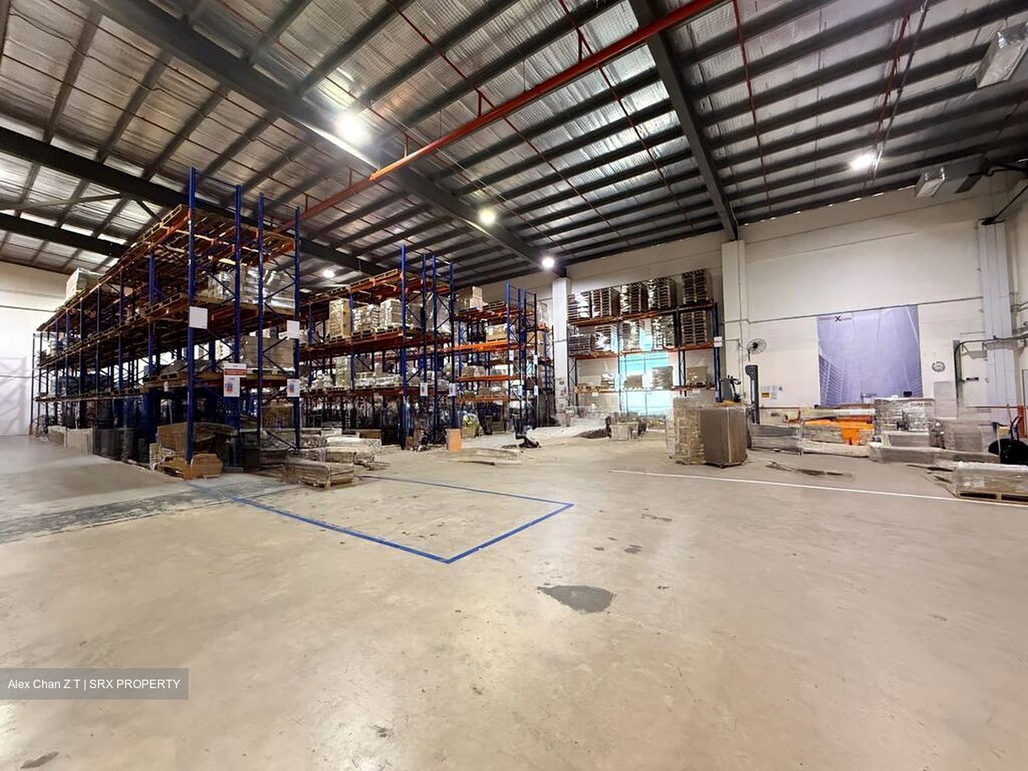 Airline House (D17), Warehouse #578704981